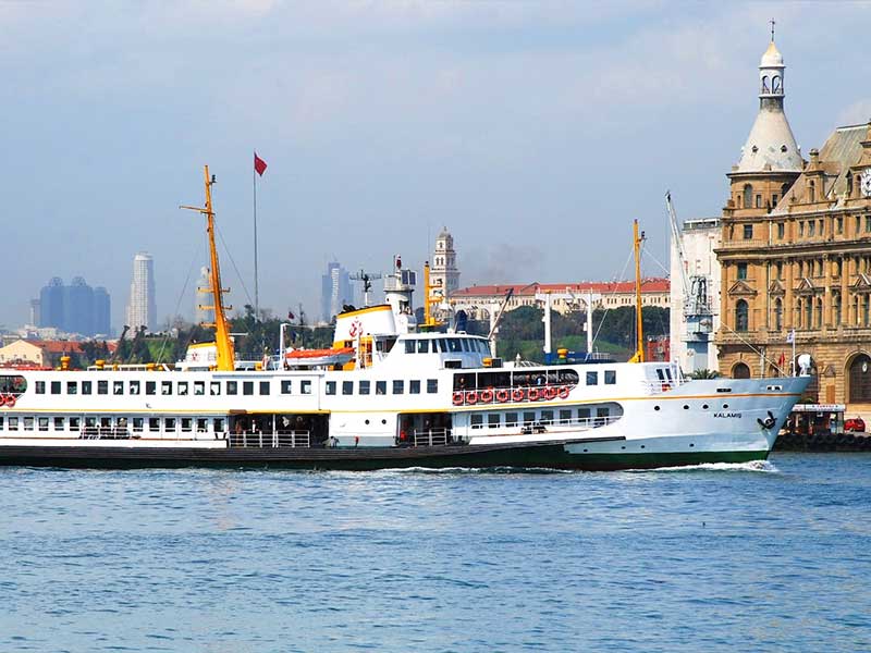 Istanbul ferry Bosphorus public transport